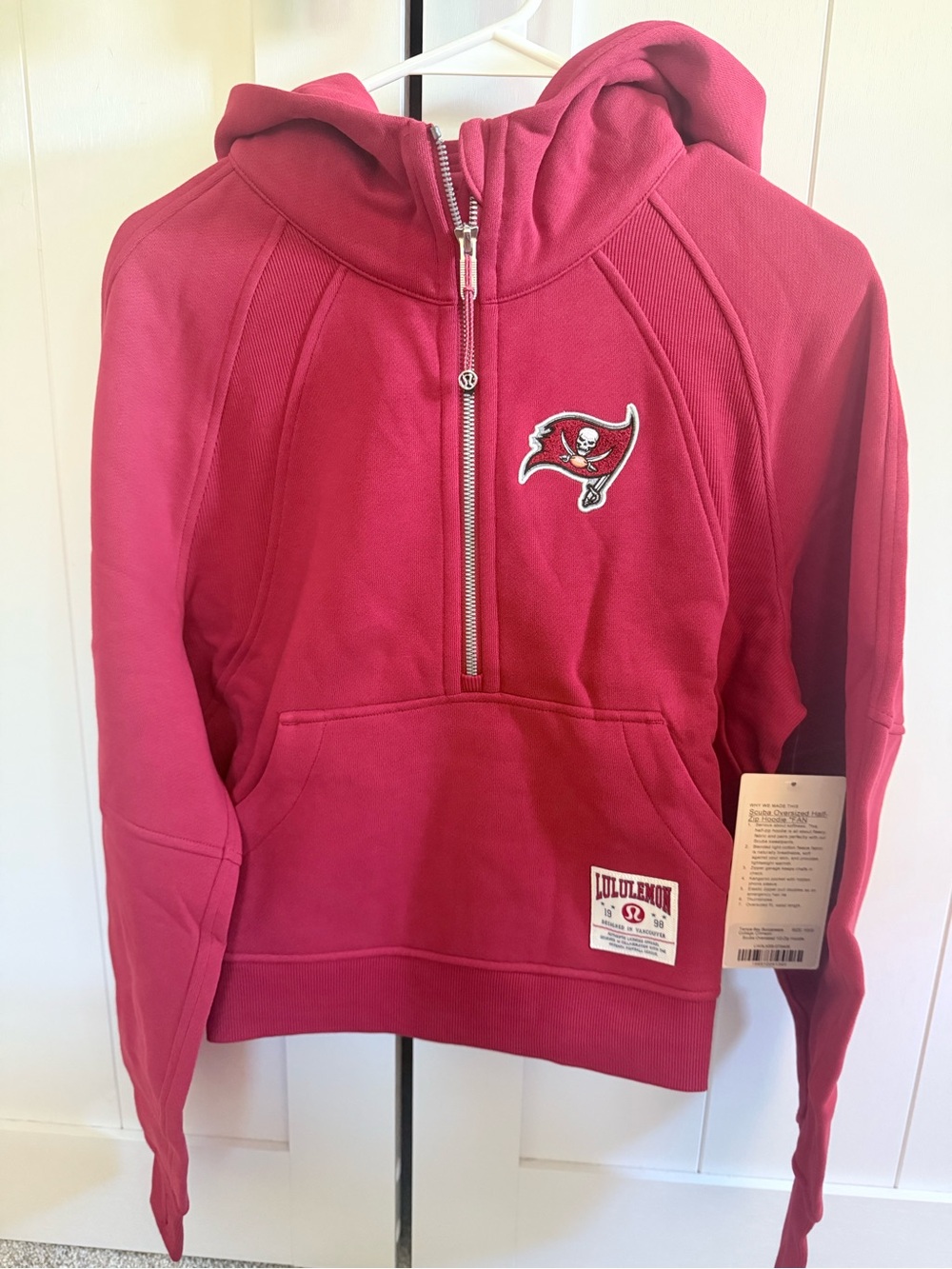 Lululemon Tampa bay buckaneers scuba, size XS/S, brand new with tags
